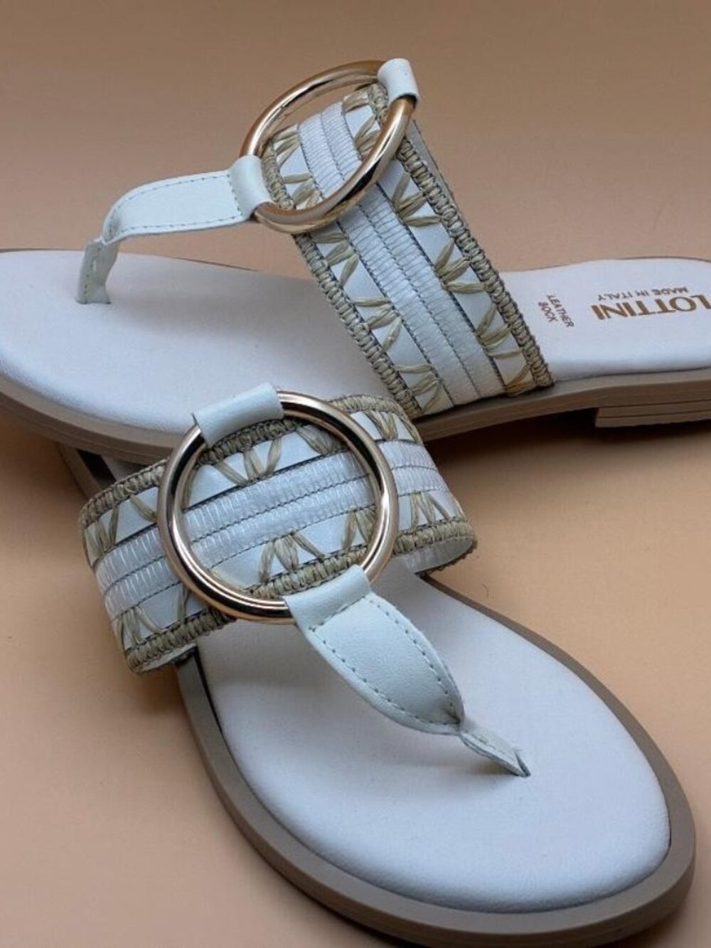 Lottini Women’s Italian Leather Ivory Sandals Size EU38/US 7.5 Ornate Ring Strap
